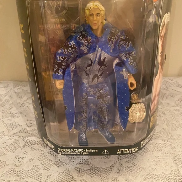 WWE Classic Superstars Ric Flair New Jakks 2005 Series 9 Blue Robe - Picture 2 of 11